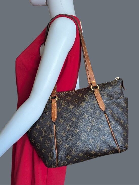 Louis Vuitton Handbags - Louis Vuitton Totally PM. Monogram Tote Bag